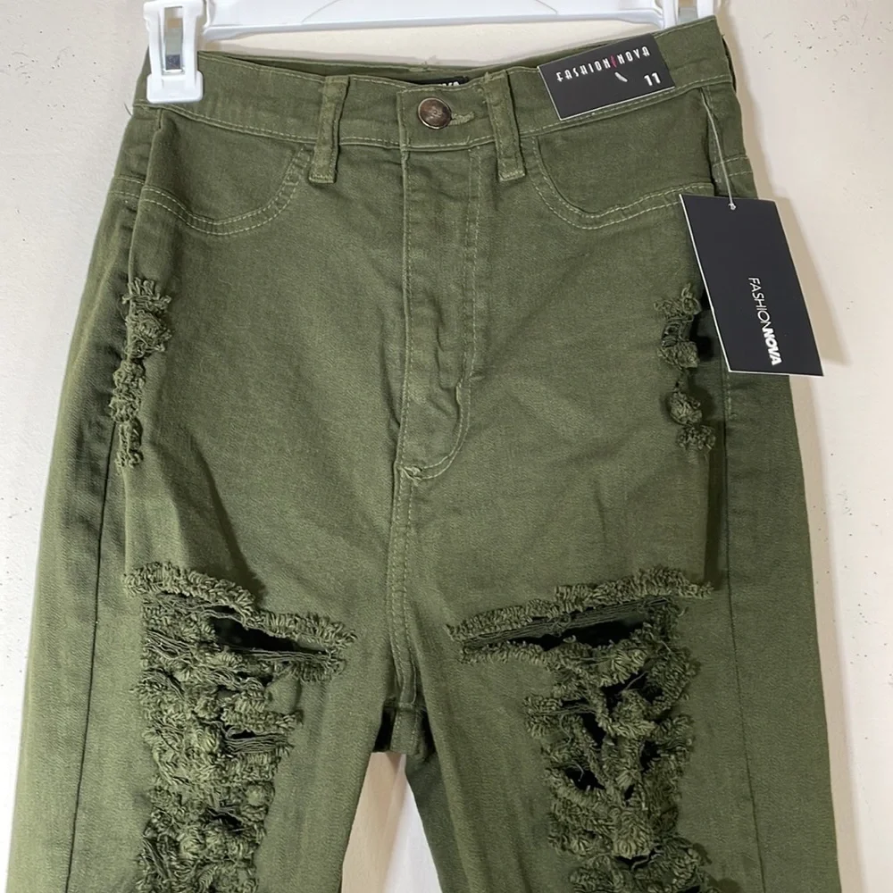 NWT. Fashion Nova Glistening Jeans in Olive Green. 11 - Picture 3 of 11